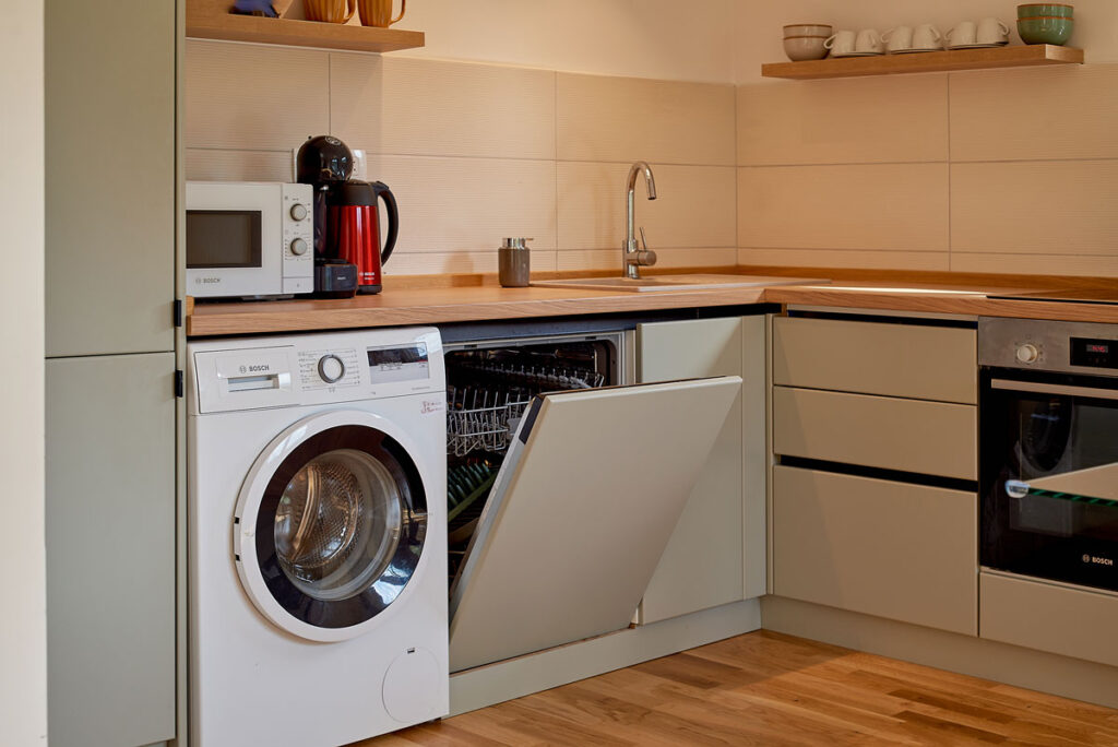 kitchen with dishwasher in apartment Mimoza - 2montenegro.me