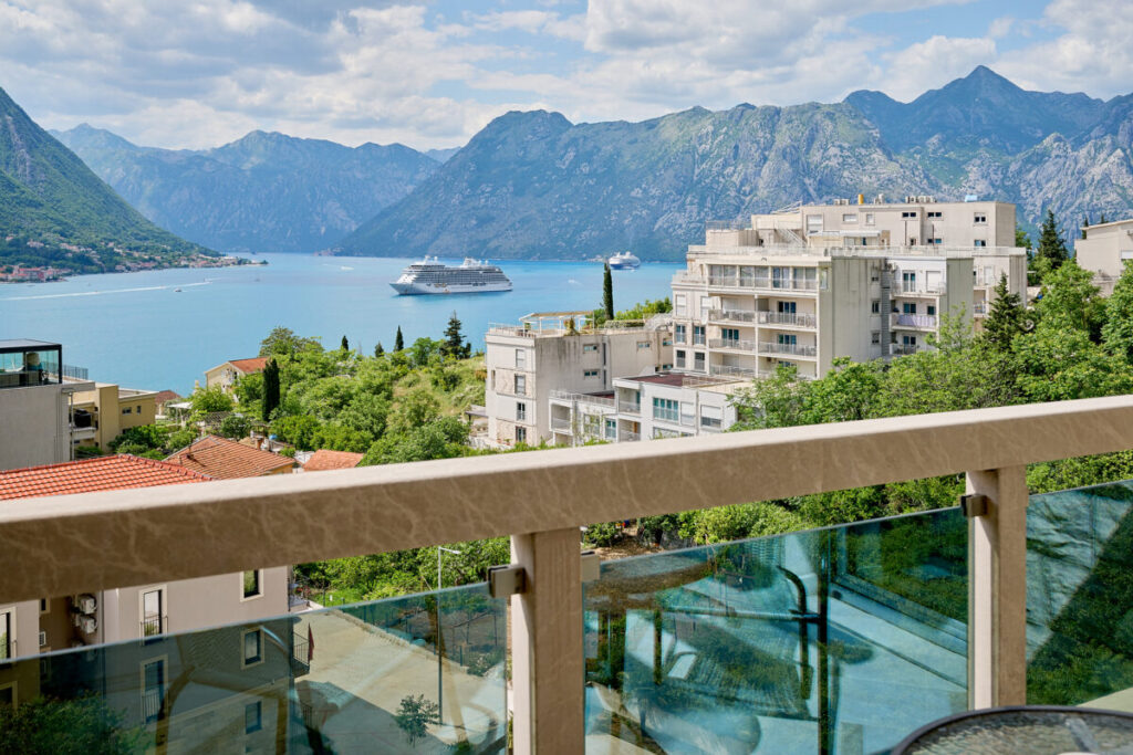  - 2montenegro.me