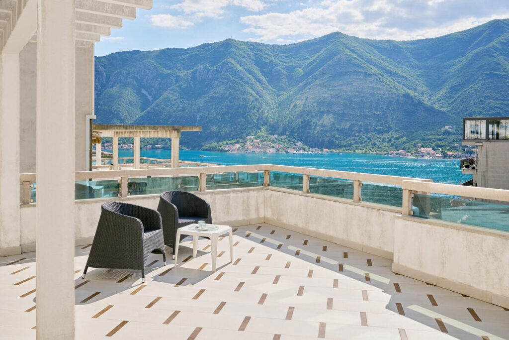  - 2montenegro.me