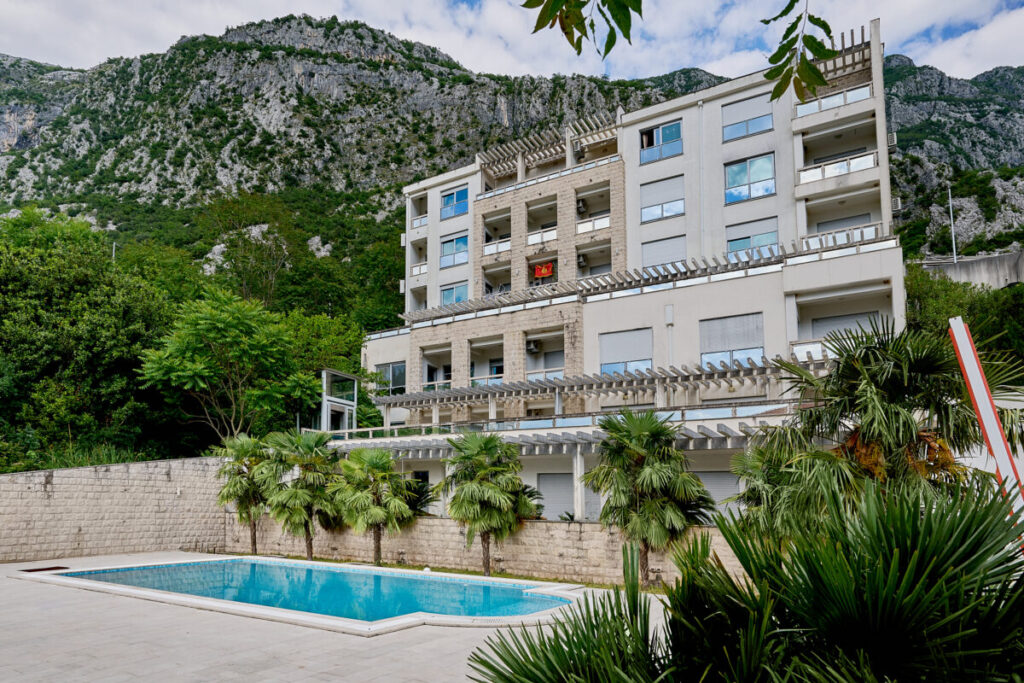  - 2montenegro.me