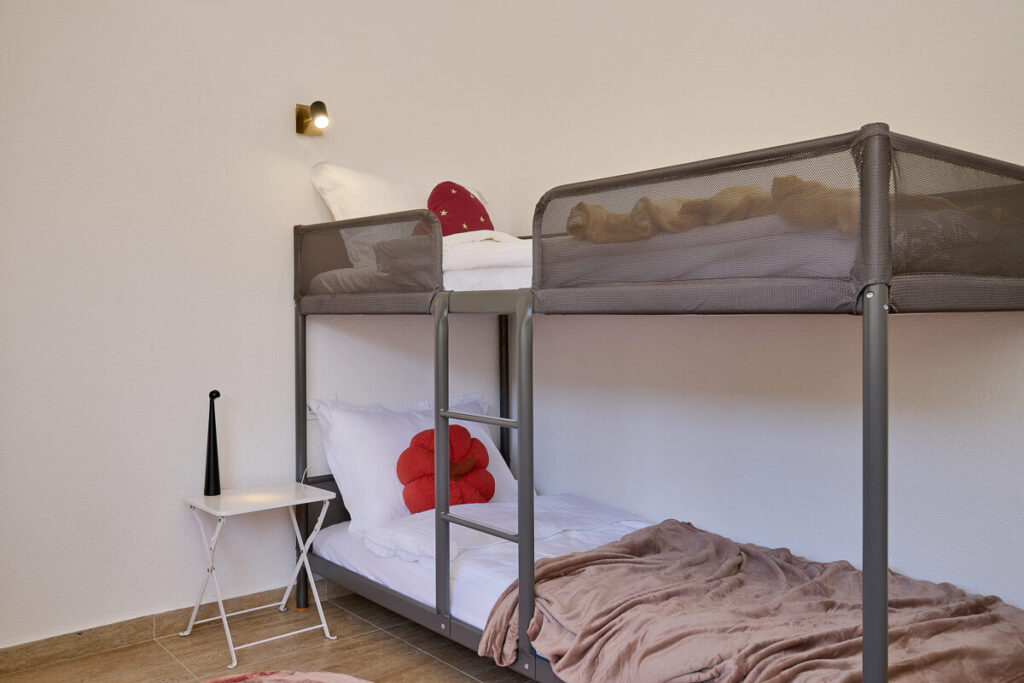  - 2montenegro.me