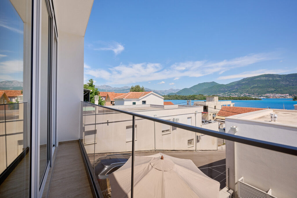  - 2montenegro.me
