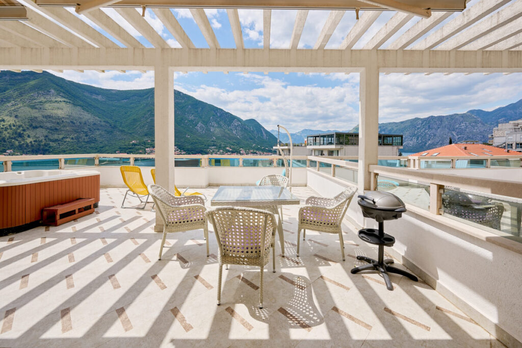  - 2montenegro.me