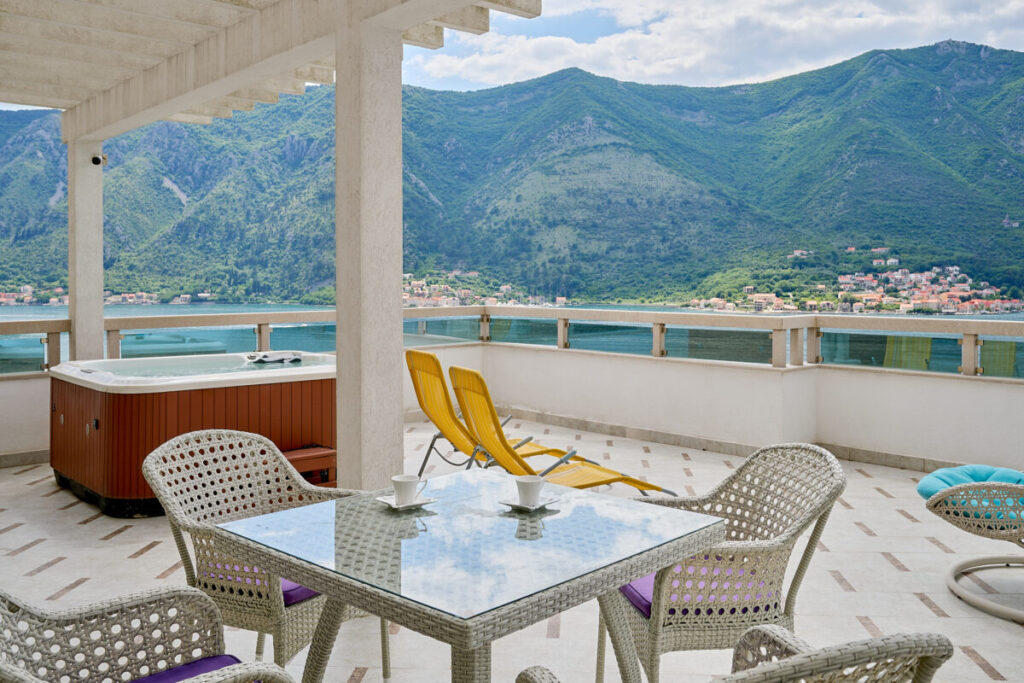  - 2montenegro.me