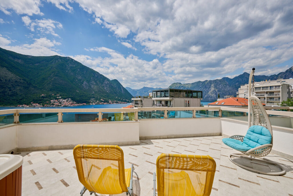  - 2montenegro.me