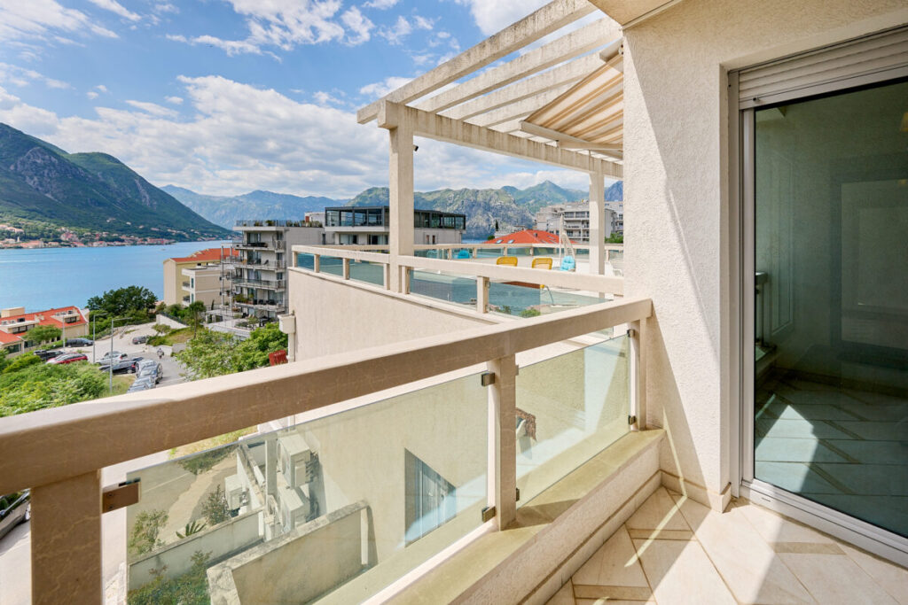  - 2montenegro.me