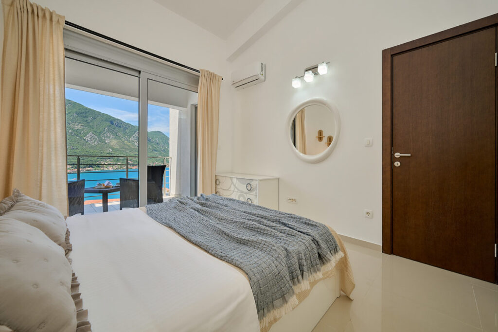 - 2montenegro.me
