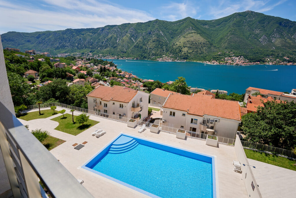  - 2montenegro.me
