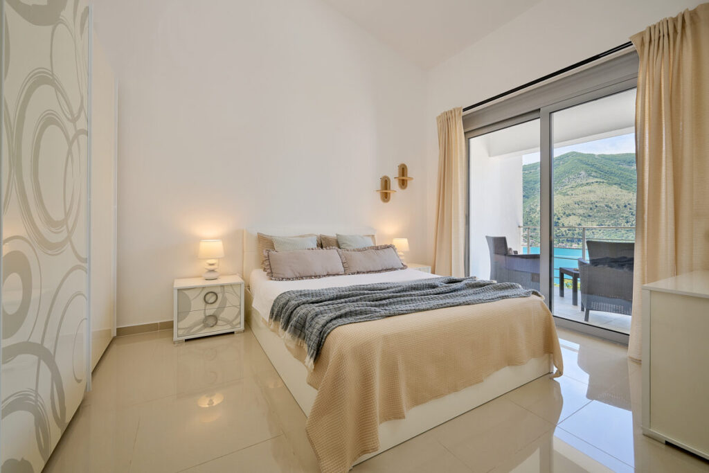 - 2montenegro.me