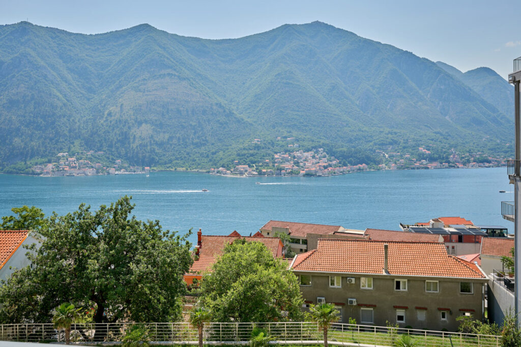  - 2montenegro.me