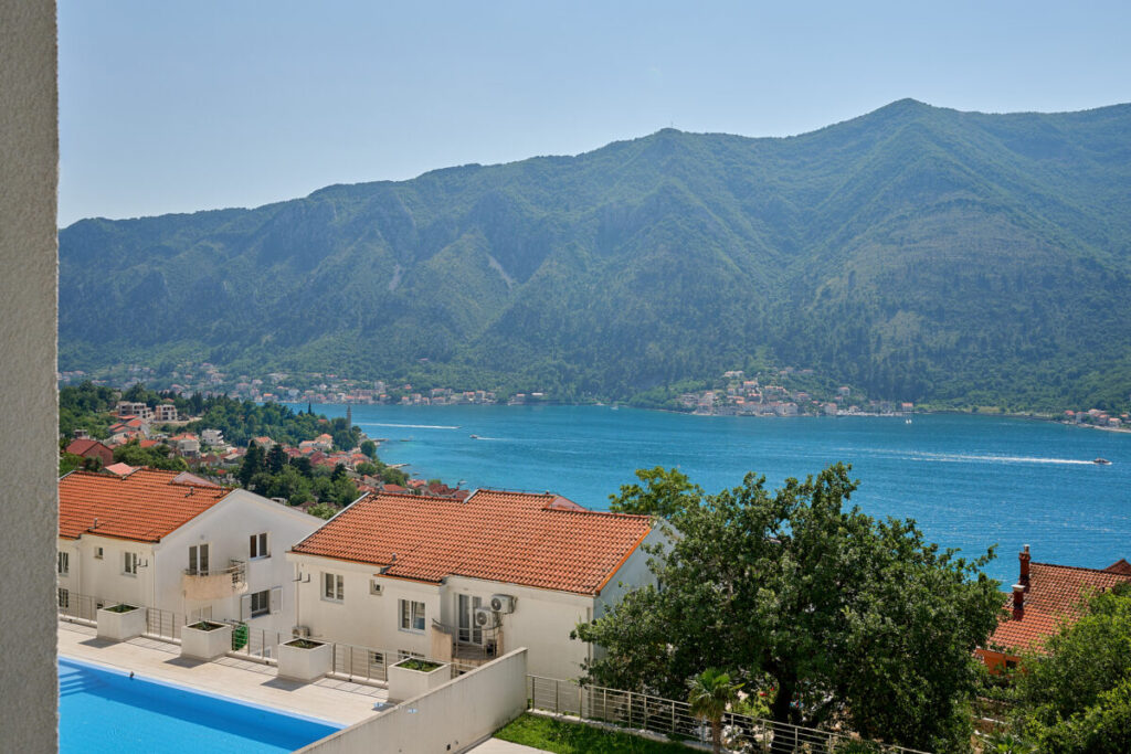  - 2montenegro.me