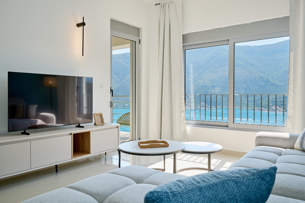  - 2montenegro.me