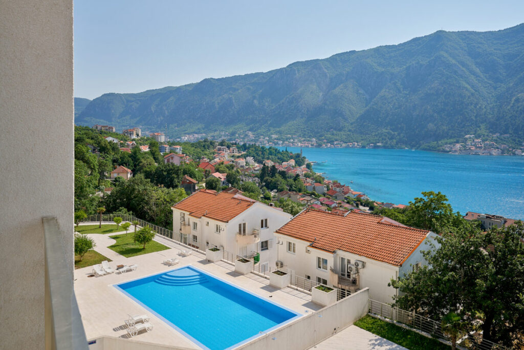  - 2montenegro.me